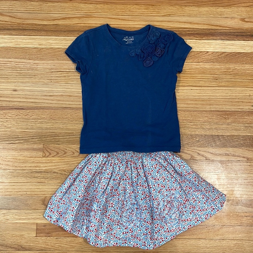 THE CHILDREN’S PLACE T-Shirt & Skirt